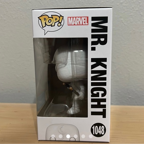 MINT Mr. Knight (Glow in the Dark) - Picture 4 of 7